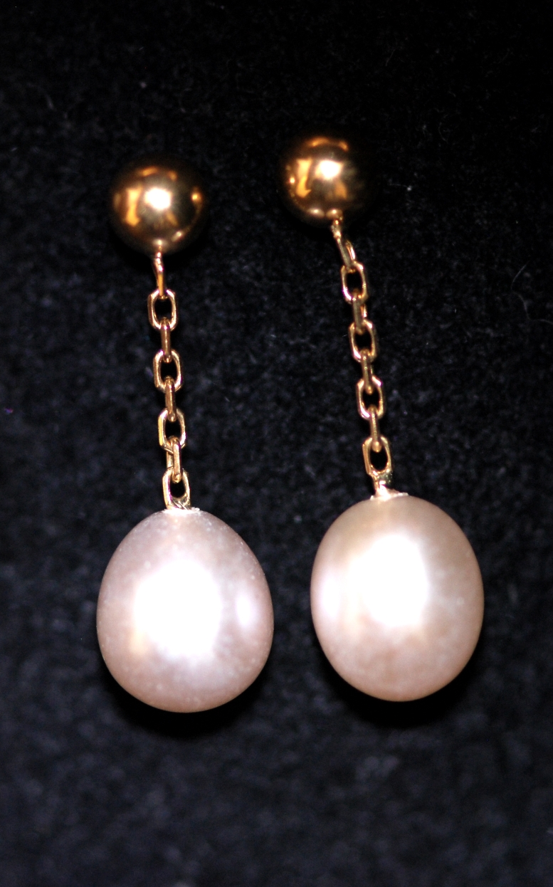 boucles d'oreilles pendantes avec des roses boucles d'oreilles pendantes avec des roses