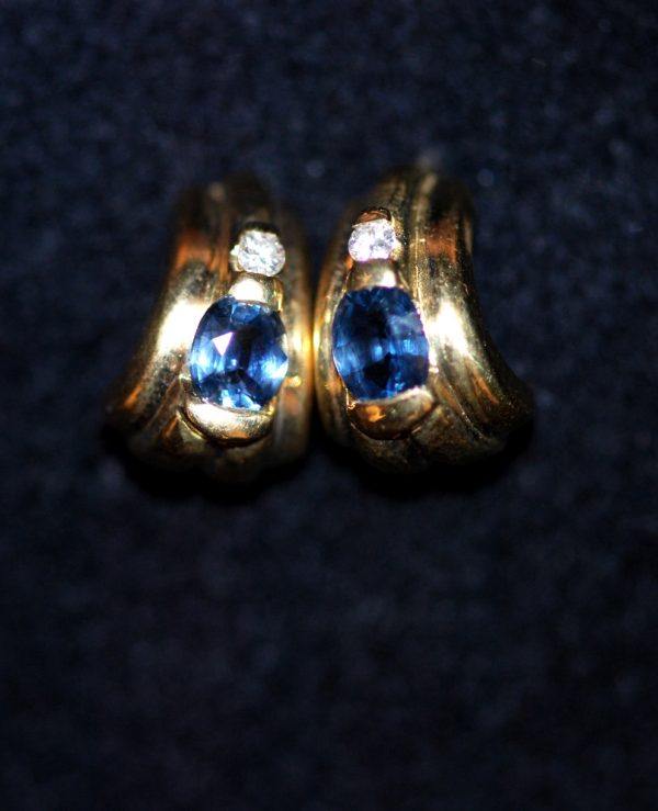 boucles oreilles demi créoles pierre bleue et diamant