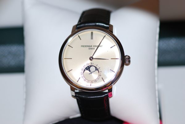 montre frederique constant nacre et date