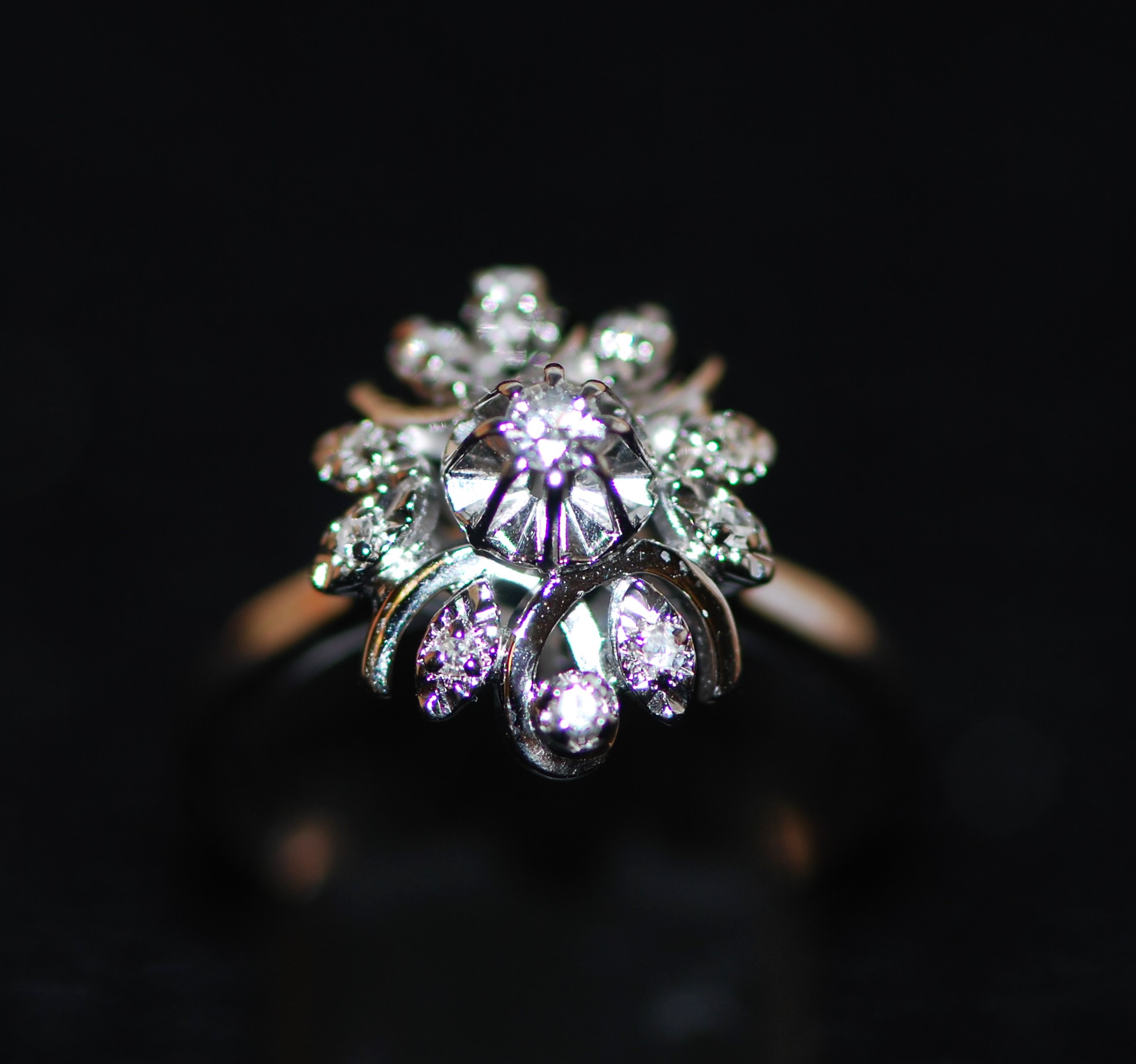 Bague Or Blanc Avec 4 Diamants (0,40 Ct) Et 5 émeraudes - Poinçon Tête D'aigle, Occasion